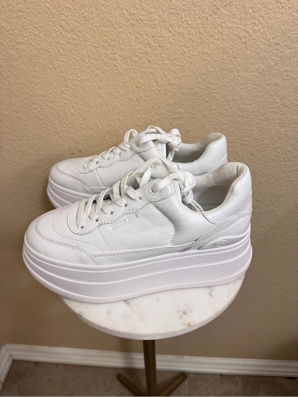 Women Michael Kors Hayes casual statement lace up leather platform white sneaker - Picture 4 of 9